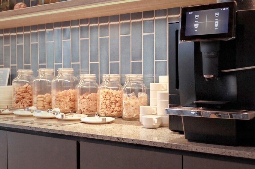 台南住宿/捷絲旅台南十鼓館，一泊二食住宿分享，再享絕美露天泳池，放空渡假來這！