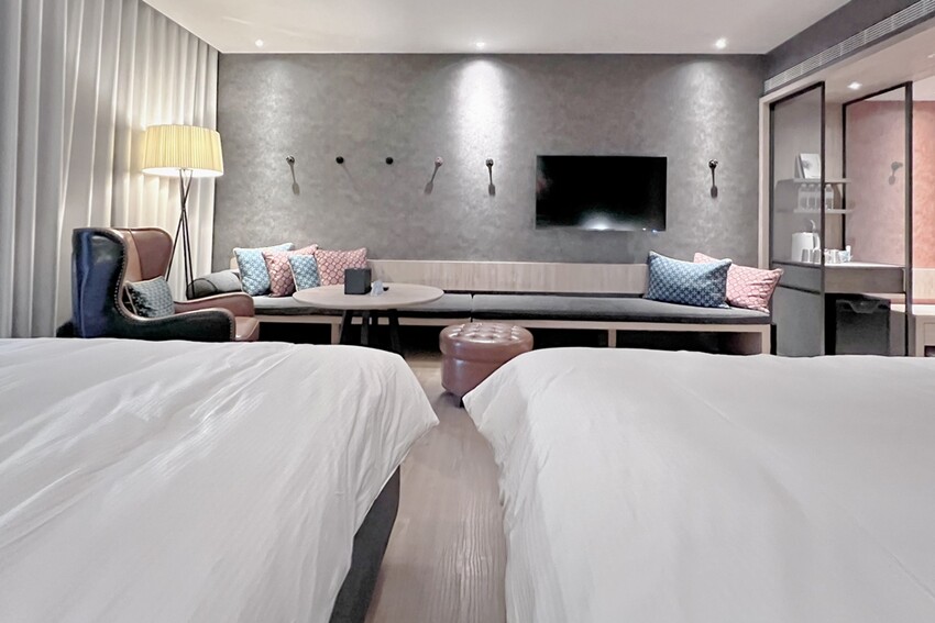 台南住宿/捷絲旅台南十鼓館，一泊二食住宿分享，再享絕美露天泳池，放空渡假來這！