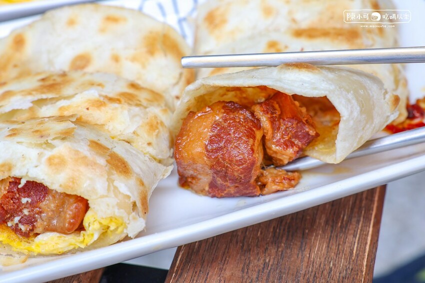 新北市新莊區蛋餅就有16種口味推薦!好好吃的秘汁控肉蛋餅和炒泡麵必點,新北人氣早餐店推薦~