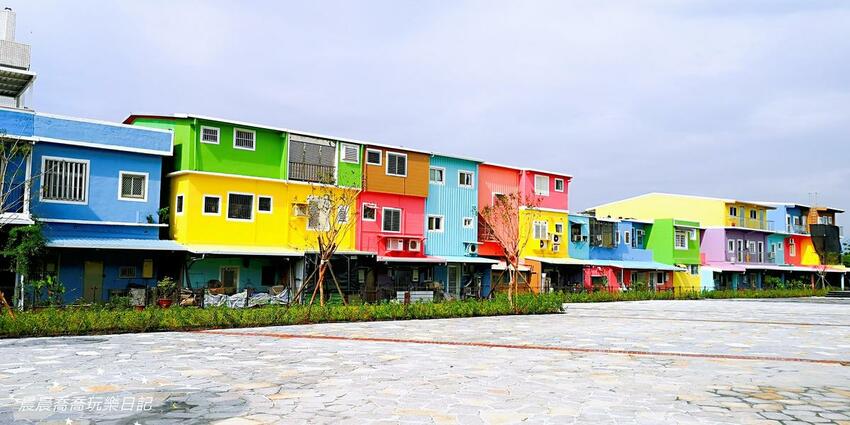 宜蘭最新景點冬山火車站波波草 宜蘭最新景點冬山火車站波波草