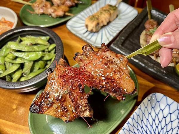 [東區美食] 小串酒場 (小串堂延吉店) 日式燒鳥居酒屋 #國父紀念館站 #大安區居酒屋@蛋寶趴趴go