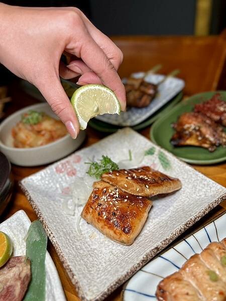 [東區美食] 小串酒場 (小串堂延吉店) 日式燒鳥居酒屋 #國父紀念館站 #大安區居酒屋@蛋寶趴趴go