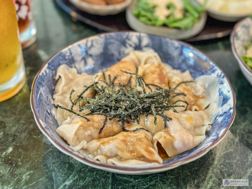 花蓮人氣文青風成康飲食店！50年老屋改造，剝皮辣椒炒手必點。