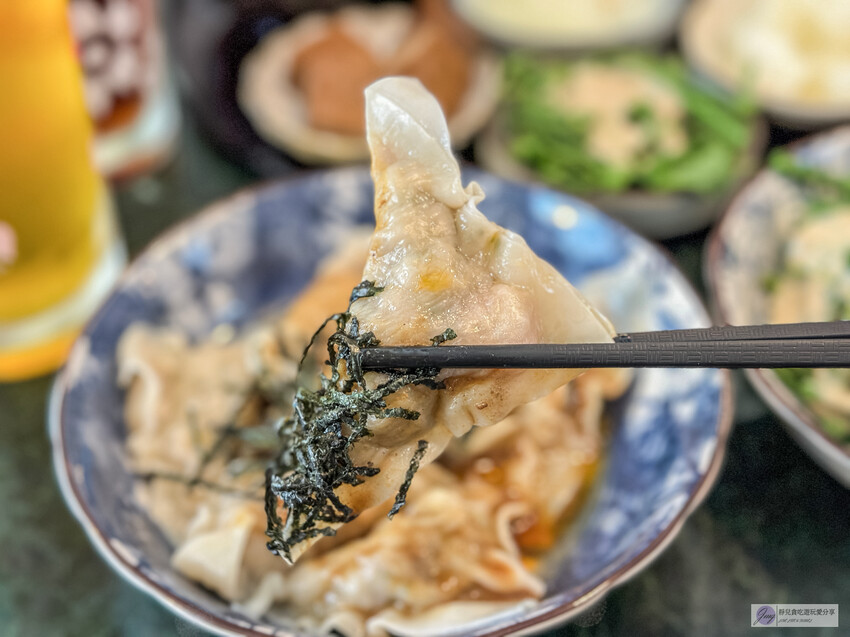 花蓮人氣文青風成康飲食店！50年老屋改造，剝皮辣椒炒手必點。