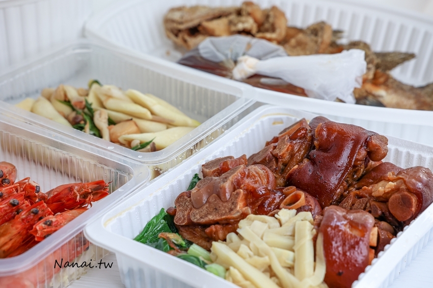 外帶合菜1300元有找！期間限量 董事長級私廚 五菜一湯，魚 蝦 魯豚蹄通通滿足，還有古早味酸菜豬肚湯，父親節這樣吃，松柏軒景觀餐廳