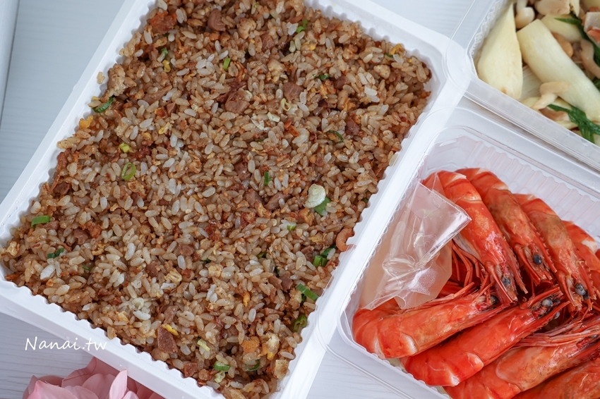 外帶合菜1300元有找！期間限量 董事長級私廚 五菜一湯，魚 蝦 魯豚蹄通通滿足，還有古早味酸菜豬肚湯，父親節這樣吃，松柏軒景觀餐廳