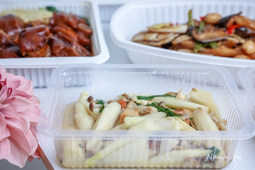 外帶合菜1300元有找！期間限量 董事長級私廚 五菜一湯，魚 蝦 魯豚蹄通通滿足，還有古早味酸菜豬肚湯，父親節這樣吃，松柏軒景觀餐廳