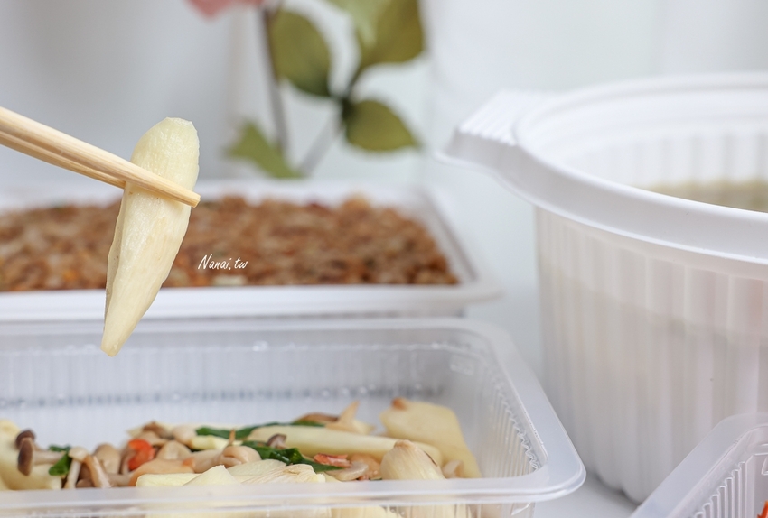 外帶合菜1300元有找！期間限量 董事長級私廚 五菜一湯，魚 蝦 魯豚蹄通通滿足，還有古早味酸菜豬肚湯，父親節這樣吃，松柏軒景觀餐廳