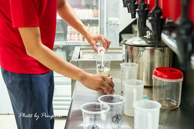 台南．安南區．紅本紅茶飲．自家茶廠產茶．品嘗純粹優質好茶．開幕優惠．同品項茶飲買一送一