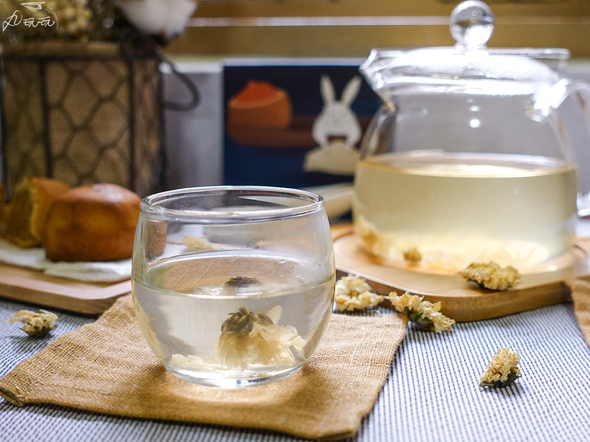 【糖鼎黑糖】中秋禮盒,清甜冰糖菊花磚搭配香酥黑糖肉鬆餅,質感包裝+提袋