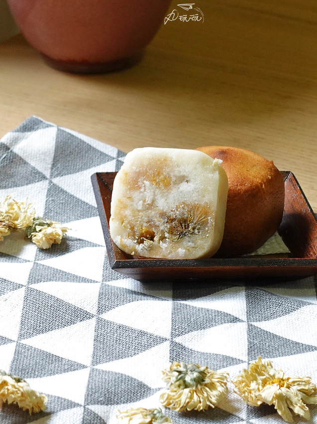 【糖鼎黑糖】中秋禮盒,清甜冰糖菊花磚搭配香酥黑糖肉鬆餅,質感包裝+提袋