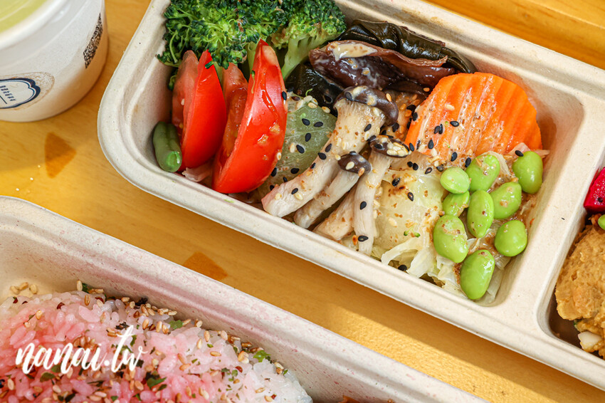 隱身彰基附近好吃日出川鹽麴舒肥餐盒!必點每日限量蒜香舒肥莎朗牛,好吃到天天都想買。