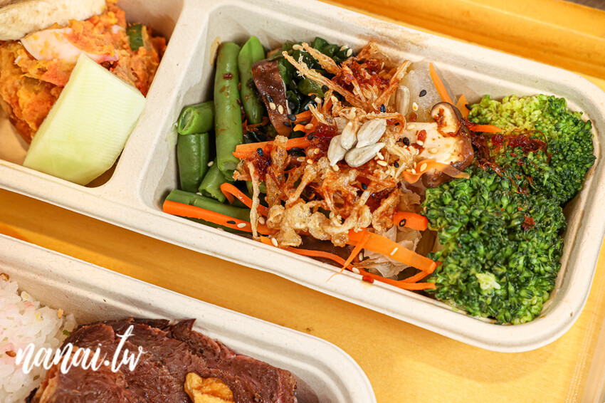 隱身彰基附近好吃日出川鹽麴舒肥餐盒!必點每日限量蒜香舒肥莎朗牛,好吃到天天都想買。