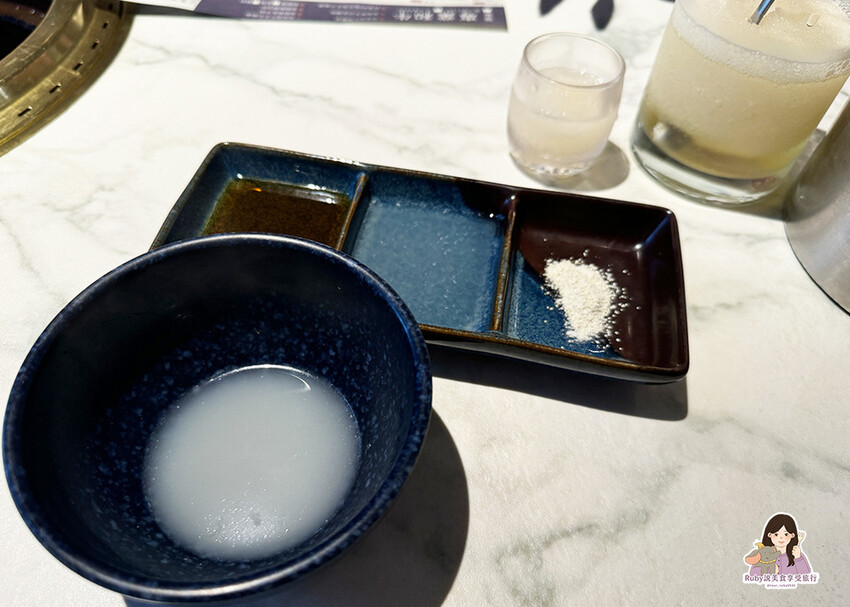 【台中燒肉】老井極上燒肉美村店,點了饕客專業和牛,專人剝蝦還