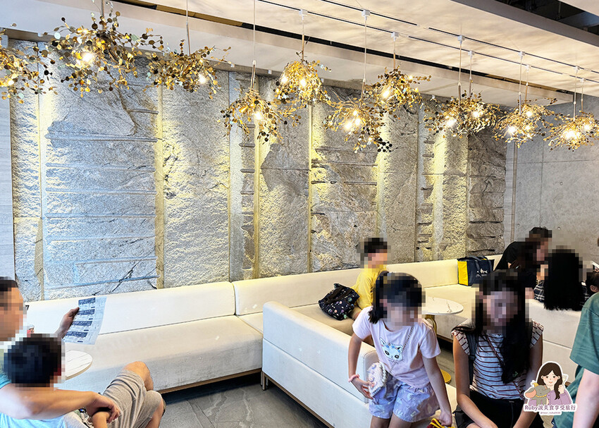 【台中燒肉】老井極上燒肉美村店,點了饕客專業和牛,專人剝蝦還