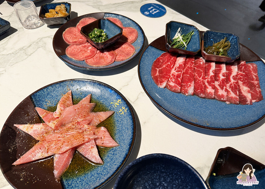 【台中燒肉】老井極上燒肉美村店,點了饕客專業和牛,專人剝蝦還