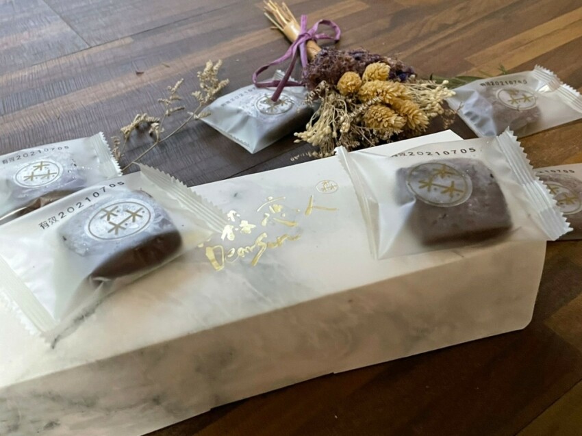 [宅配] 迪爾森戀人~大理石紋質感風。獨家三角千層甜點