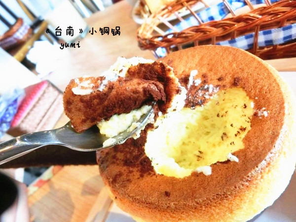 小銅鍋咖啡館(龍山店)：【台南食記】慢工出細活!蓬蓬柔軟的舒芙蕾融化你心@小銅鍋咖啡館 Les Petits Pots