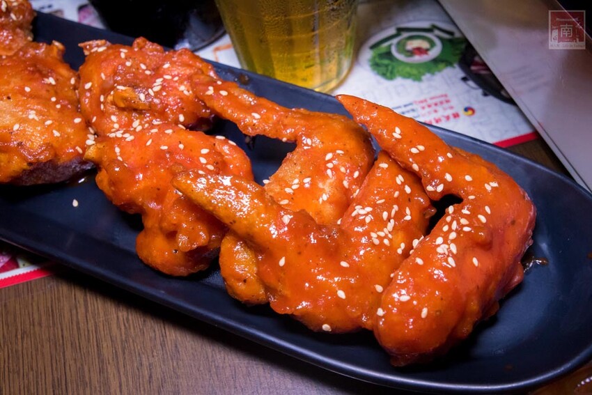 【臺南美食】開了10幾年台南韓式料理店,15道韓國小菜無限供應,供應韓國道地美食、烤肉及部隊鍋~韓朝崇明店 - 南人幫