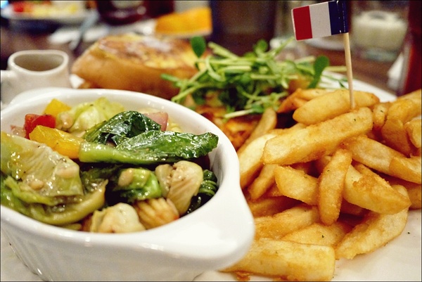 她他小餐館 Bistro Together:【她他小餐館】由味蕾勾起回憶,以美食完成旅行 她他小餐館 Bistro Together:【她他小餐館】由味蕾勾起回憶,以美食完成旅行