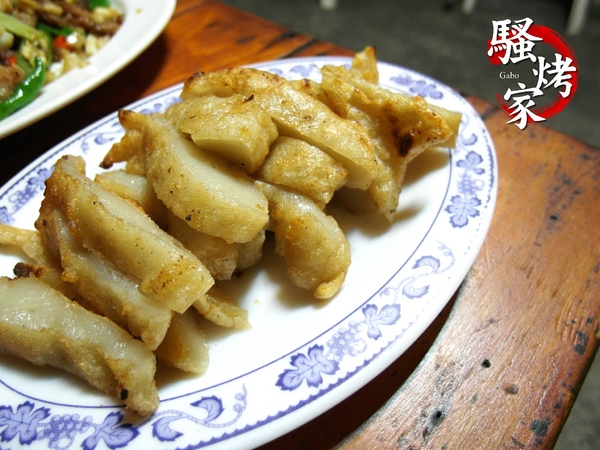 騷烤家(前鋒總店)：【台南||東區】油條也能『烤』來吃！堅持炭火＆鹽烤──府城騷烤家！