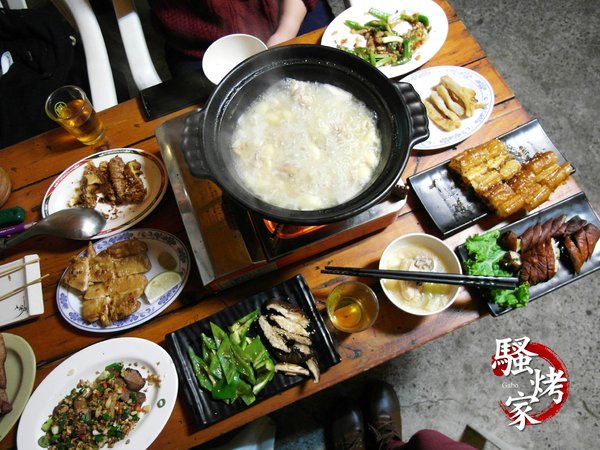 騷烤家(前鋒總店)：【台南||東區】油條也能『烤』來吃！堅持炭火＆鹽烤──府城騷烤家！