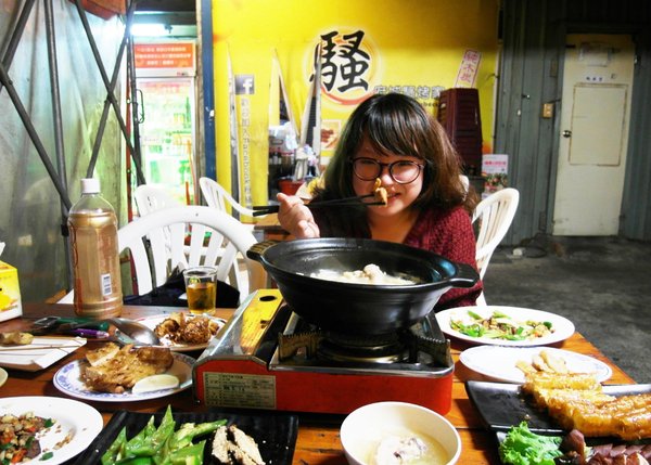 騷烤家(前鋒總店)：【台南||東區】油條也能『烤』來吃！堅持炭火＆鹽烤──府城騷烤家！