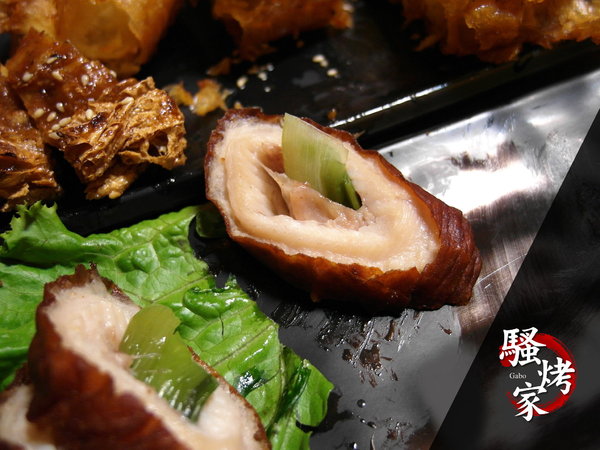 騷烤家(前鋒總店)：【台南||東區】油條也能『烤』來吃！堅持炭火＆鹽烤──府城騷烤家！