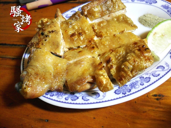 騷烤家(前鋒總店)：【台南||東區】油條也能『烤』來吃！堅持炭火＆鹽烤──府城騷烤家！