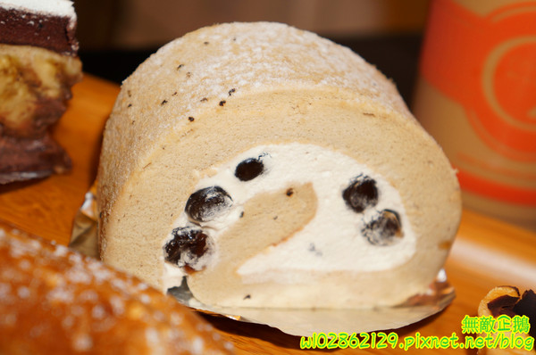 台灣茶奶茶(無)：【台南-東區】珍珠奶茶x4度C蛋糕...少女心奔放中~大推香蕉黑森林.草莓巧克力派.珍珠奶茶蛋糕.芋頭大泡芙.白玉珍珠楓糖捲...《台灣茶奶茶》