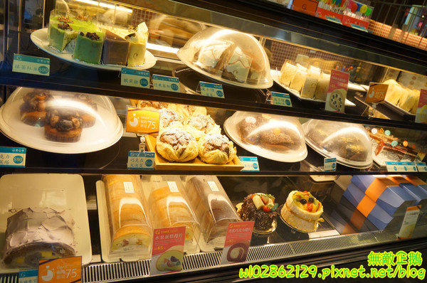 台灣茶奶茶(無)：【台南-東區】珍珠奶茶x4度C蛋糕...少女心奔放中~大推香蕉黑森林.草莓巧克力派.珍珠奶茶蛋糕.芋頭大泡芙.白玉珍珠楓糖捲...《台灣茶奶茶》