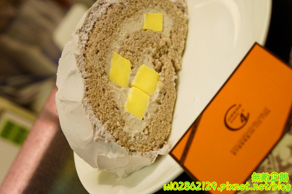 台灣茶奶茶(無)：【台南-東區】珍珠奶茶x4度C蛋糕...少女心奔放中~大推香蕉黑森林.草莓巧克力派.珍珠奶茶蛋糕.芋頭大泡芙.白玉珍珠楓糖捲...《台灣茶奶茶》