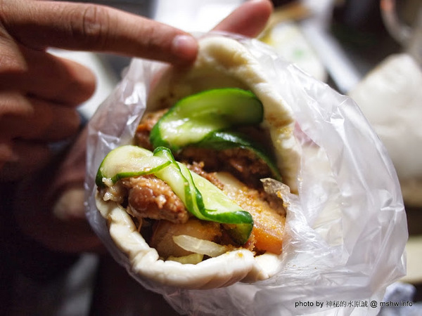 一點刈包：【食記】台南東區-一點刈包@成功大學 : 傳說中一點人最多的宵夜美味, 台南人與學子的共同回憶