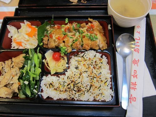 左鄰右舍吃簡餐~平實 簡單 又好吃的家常餐廳