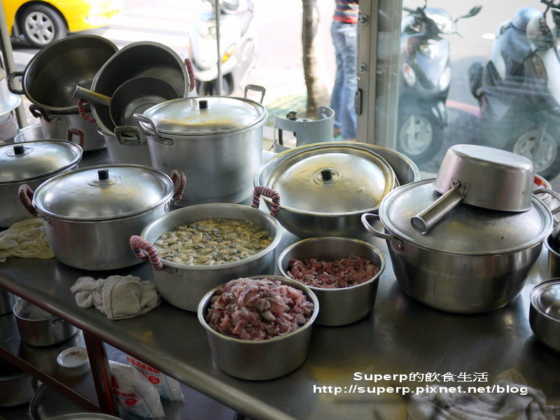 [南台灣食記]台南小吃二連發之阿憨鹹粥和安平豆花