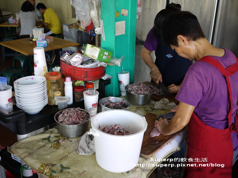[南台灣食記]台南小吃二連發之阿憨鹹粥和安平豆花