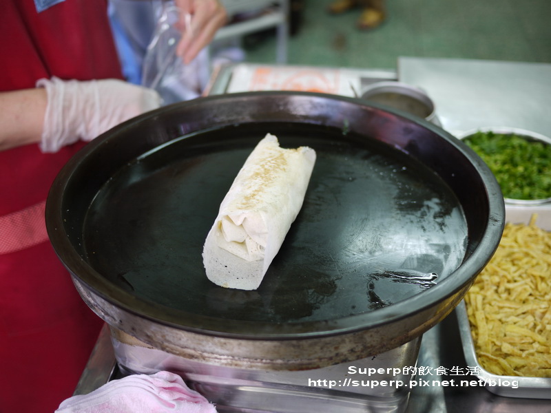 [南台灣食記]台南小吃二連發之富盛號的秒殺碗粿和金得春捲