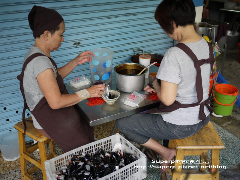 [南台灣食記]台南小吃二連發之富盛號的秒殺碗粿和金得春捲