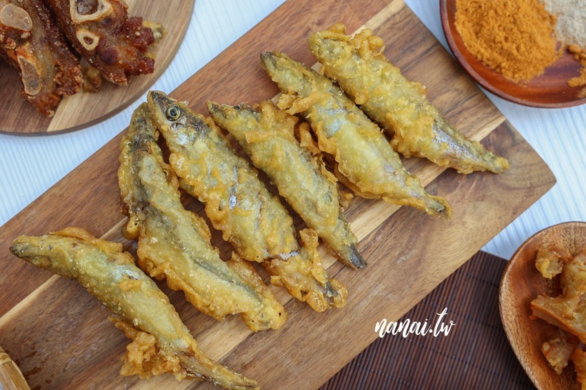 雞排比臉還要大！厚實雞排每口咬下狂噴肉汁超啾西。好成雞草屯創始總店 還有隱藏版豬蹄花、古早味鹹豬肉