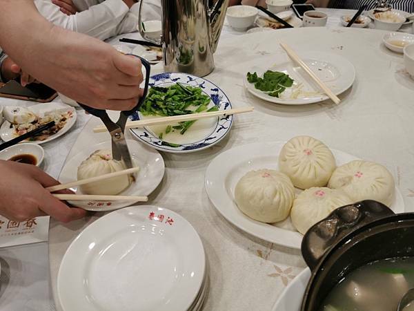 (台中/中區)沁園春。民國38年創立，超經典江南菜館 - COCO享天下(隆爸妤媽愛白白)