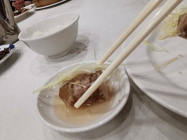 (台中/中區)沁園春。民國38年創立，超經典江南菜館 - COCO享天下(隆爸妤媽愛白白)