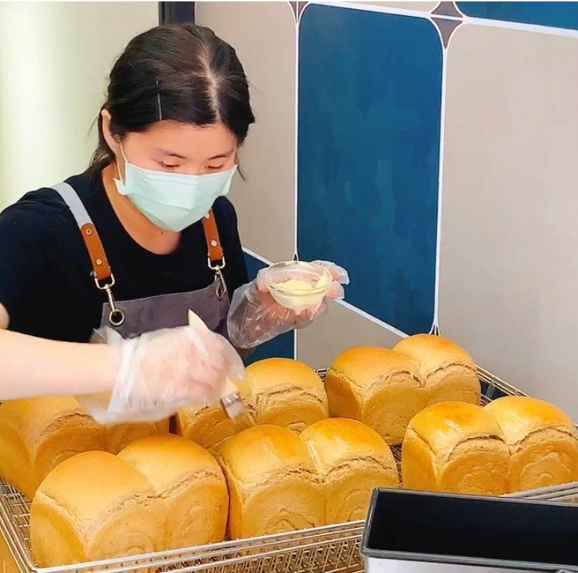 貝克窯·日式柴燒窯烤麵包 嚴選小農食材、紮實的口感、窯烤柴香太好吃了😋
