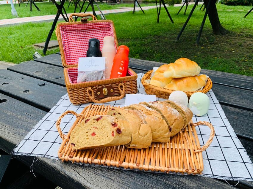 貝克窯·日式柴燒窯烤麵包 嚴選小農食材、紮實的口感、窯烤柴香太好吃了😋