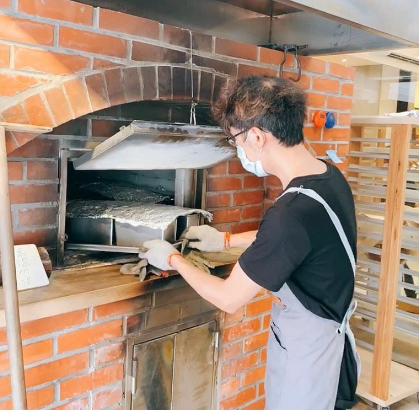 貝克窯·日式柴燒窯烤麵包 嚴選小農食材、紮實的口感、窯烤柴香太好吃了😋