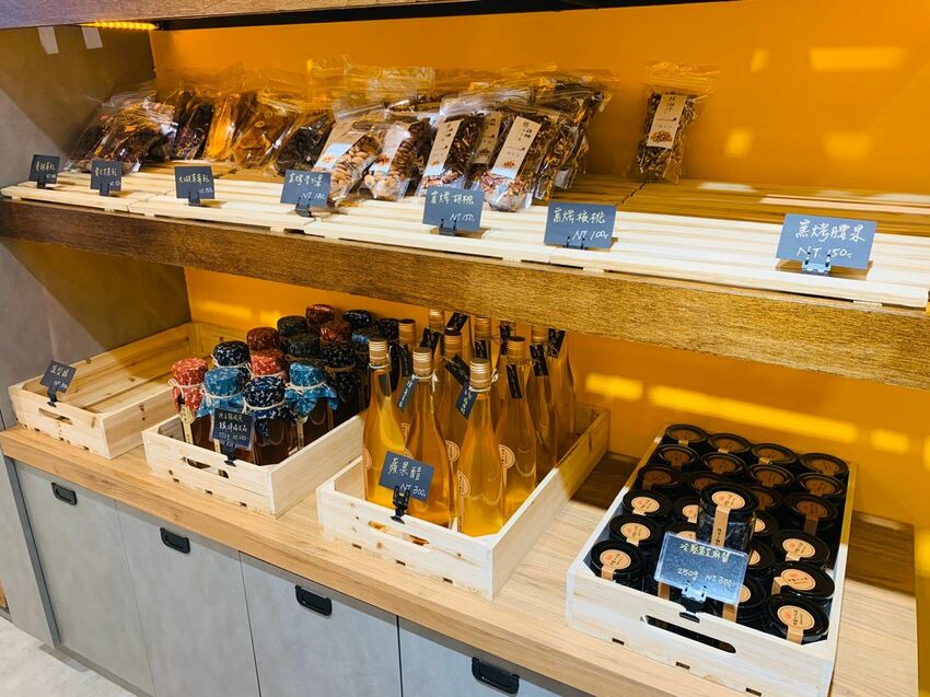 貝克窯·日式柴燒窯烤麵包 嚴選小農食材、紮實的口感、窯烤柴香太好吃了😋