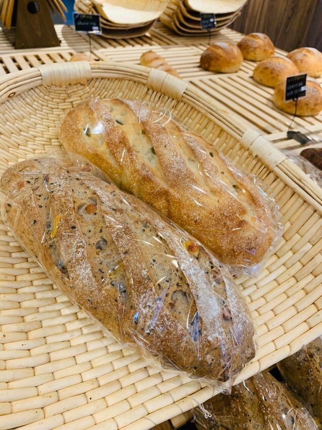 貝克窯·日式柴燒窯烤麵包 嚴選小農食材、紮實的口感、窯烤柴香太好吃了😋