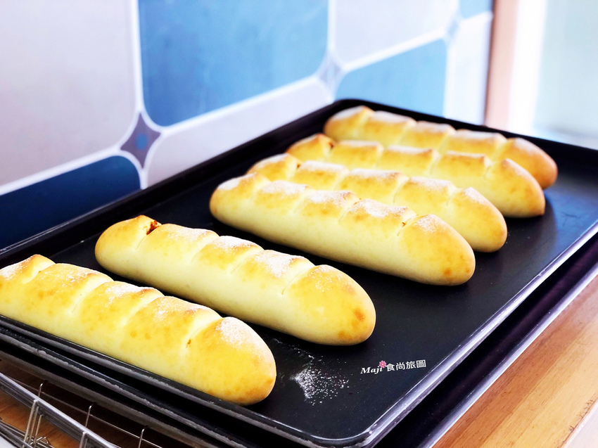 奶酥肉酥麵包 奶酥肉酥麵包