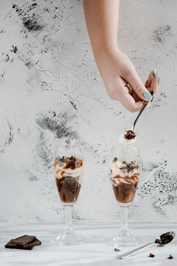 日子雖難，也要來點甜！每口都是濃醇不已的巧克力香-好市多義大利巧克力香檳杯