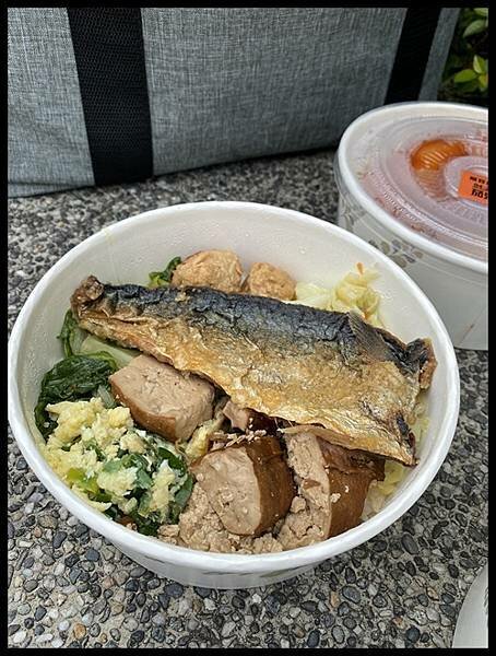 【台中銅板價便當】【常好食便當專賣】懷舊古早味便當,主菜每日搭配豐富的配菜與白飯，超平價又美味