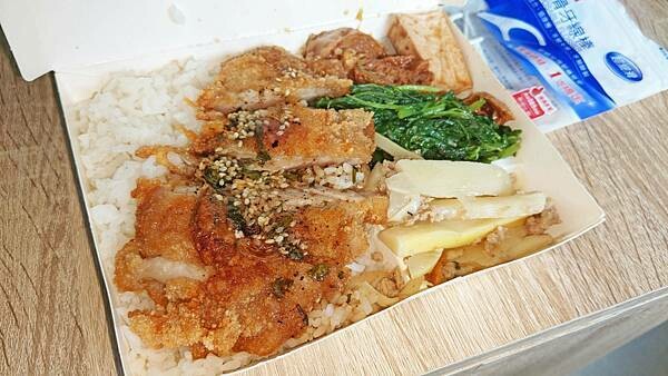 【板橋美食】埔墘市場豆花-晚上才能吃到的無名攤車豆花店